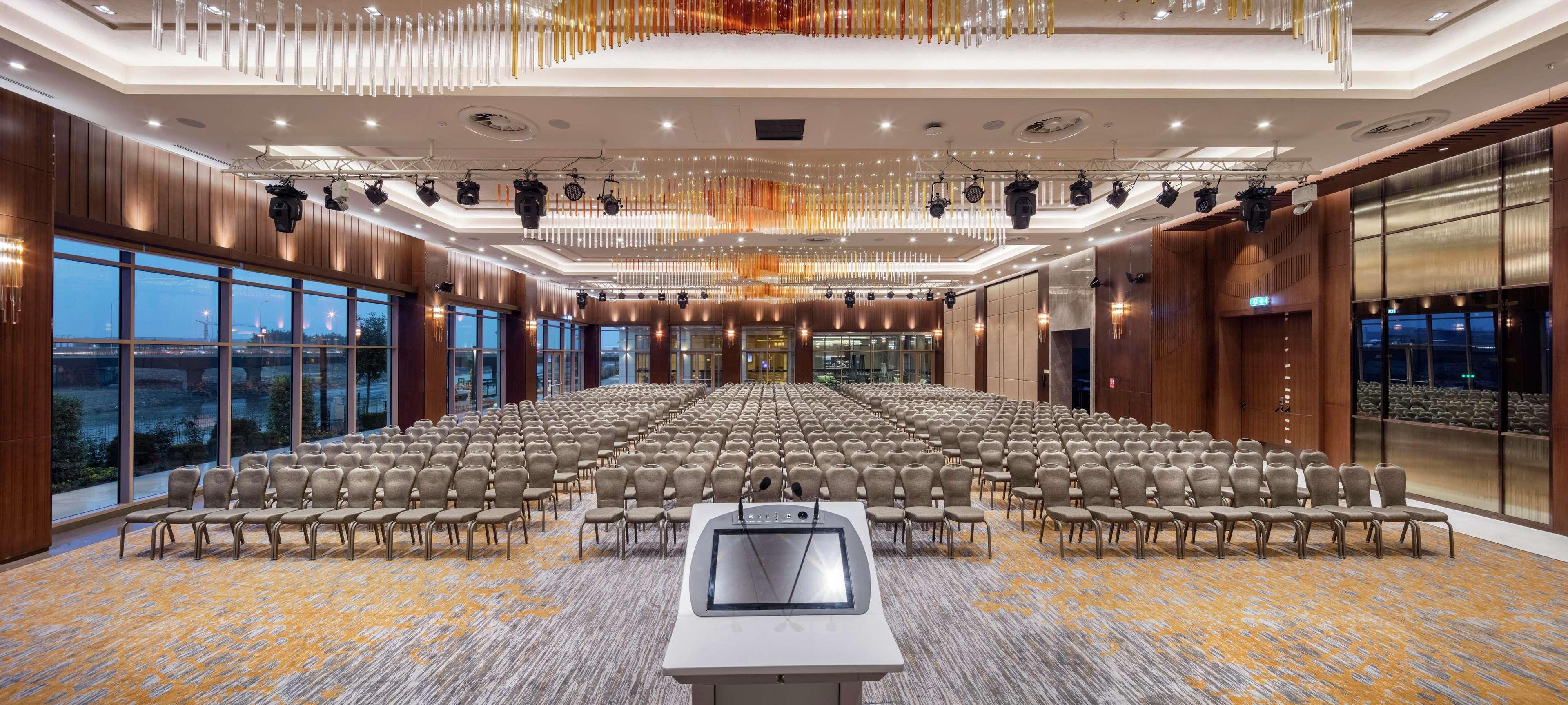 Hotel Doubletree By Hilton Skopje Extérieur photo The Grand Ballroom