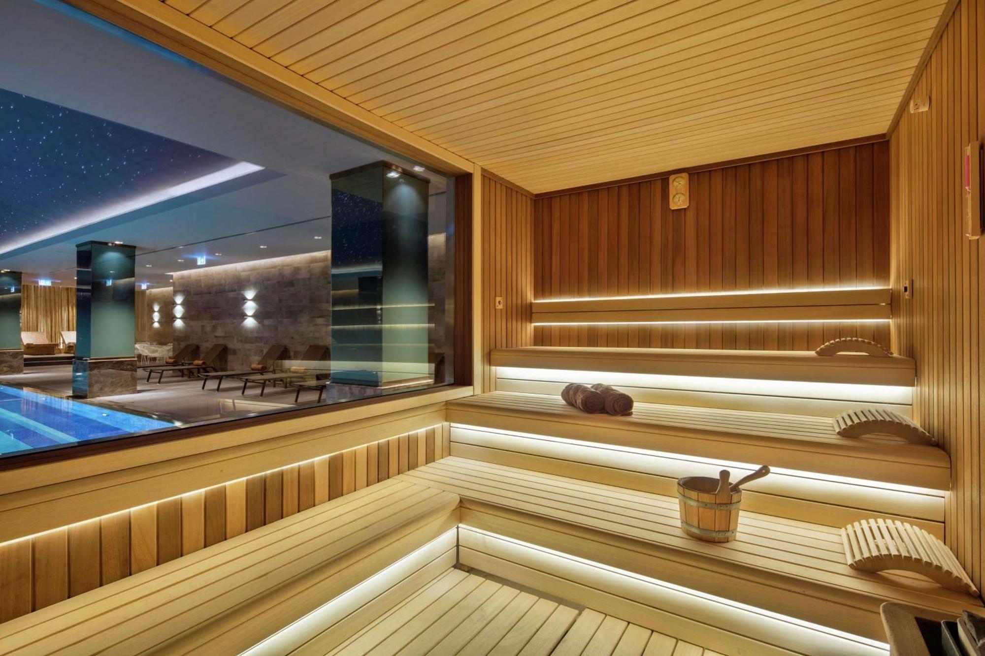 Hotel Doubletree By Hilton Skopje Extérieur photo Sauna